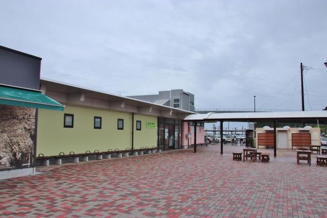 JR常磐線 富岡駅(フリー素材より)