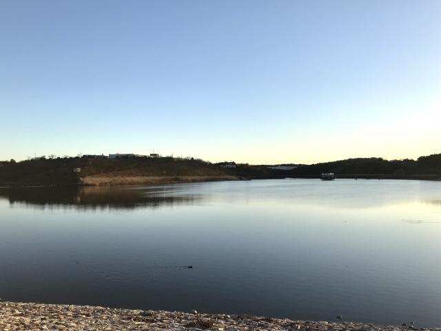 千葉県長柄町・市津湖(長柄ダム)の風景(フリー素材より)