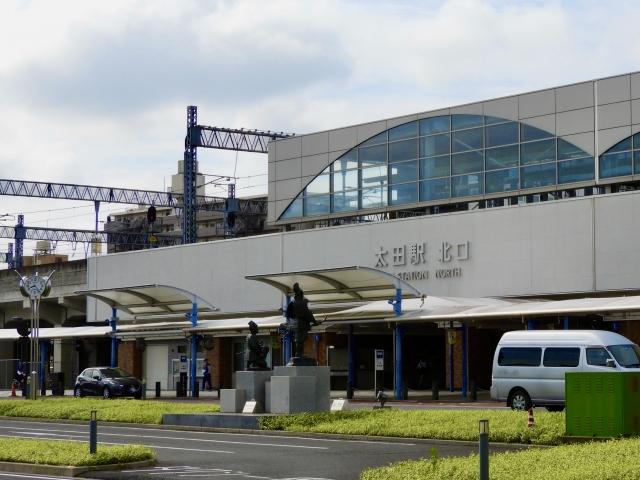 東武鉄道「太田」駅(フリー素材より)