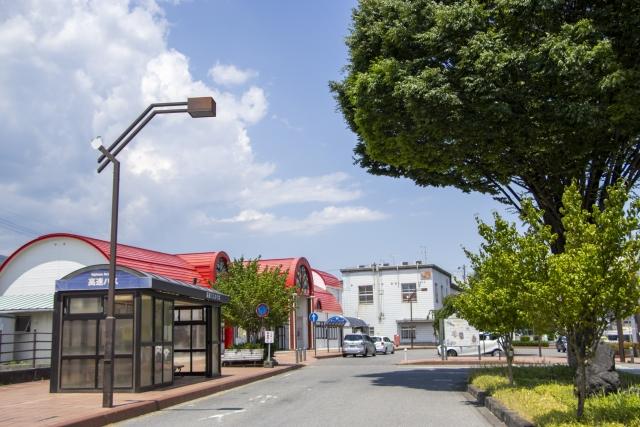 長野県飯田市の風景[JR飯田駅](フリー素材より)