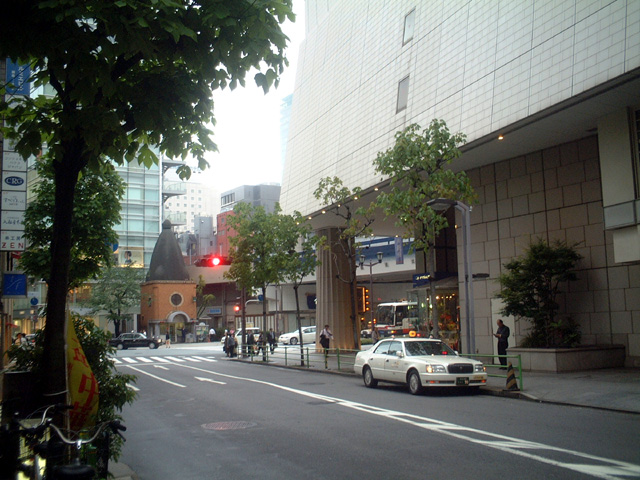 ホテル西洋 銀座前から京橋方向の眺め