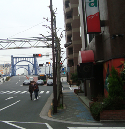 箱崎ターミナルホテルと清洲橋