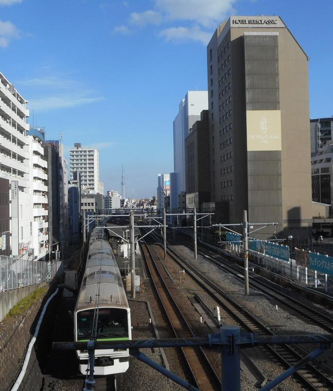 ホテルベルクラシック東京と山手線電車(2017/2)